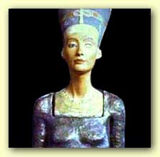 A closeup of the aging Nefertiti